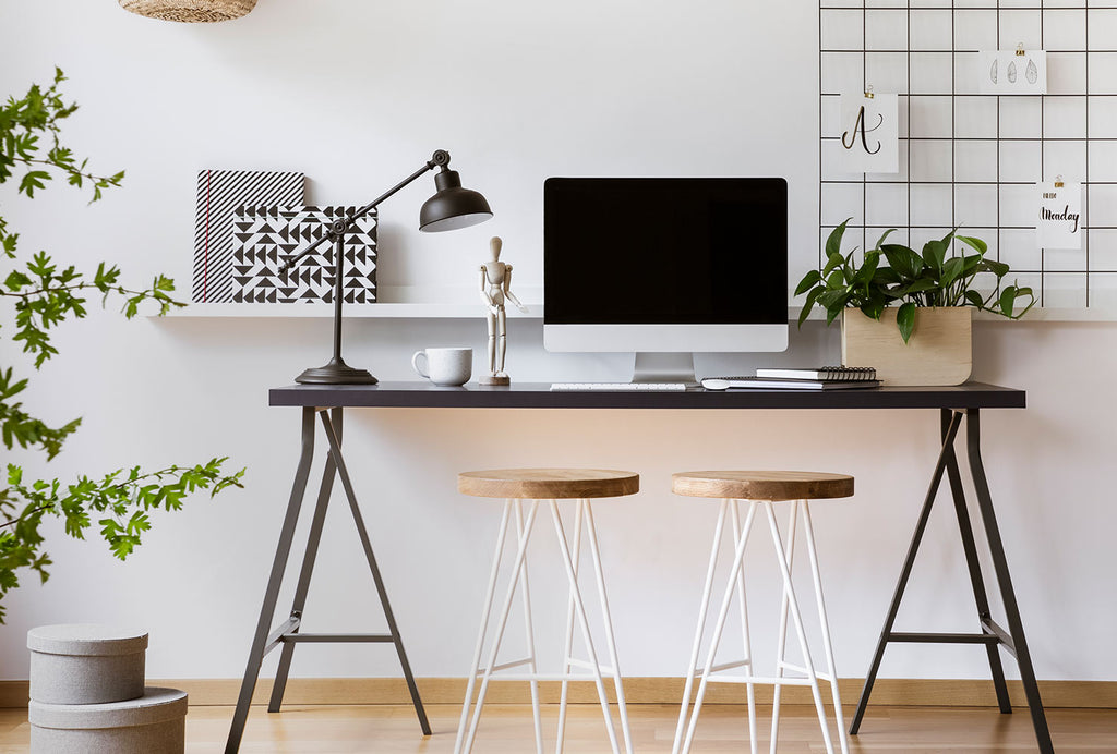 Increased productivity is just one of many reasons to stay organized at work. Desk organization helps save you time, improve creativity, and may even create a feeling of professionalism and control when your coworkers or boss pass by.